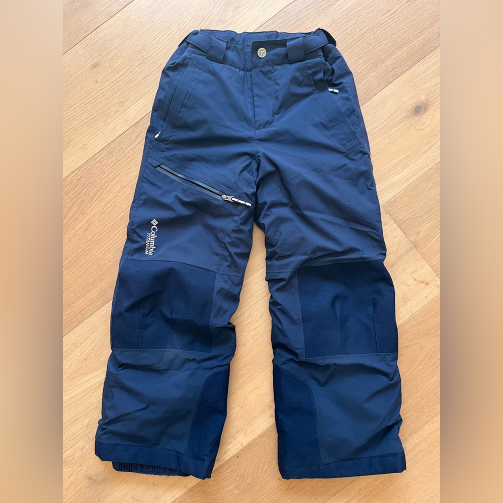 Columbia Bugaboo insulated Omni-Tech  ski pants. Navy Boy Size XS (6/7).